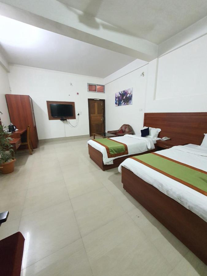 Hotel Deo Volente Sivasagar Esterno foto