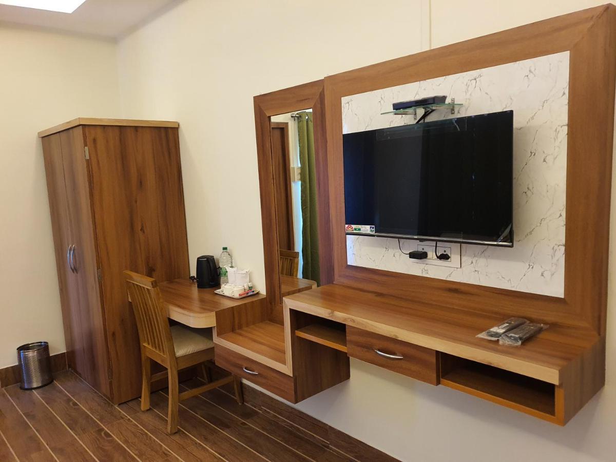Hotel Deo Volente Sivasagar Esterno foto