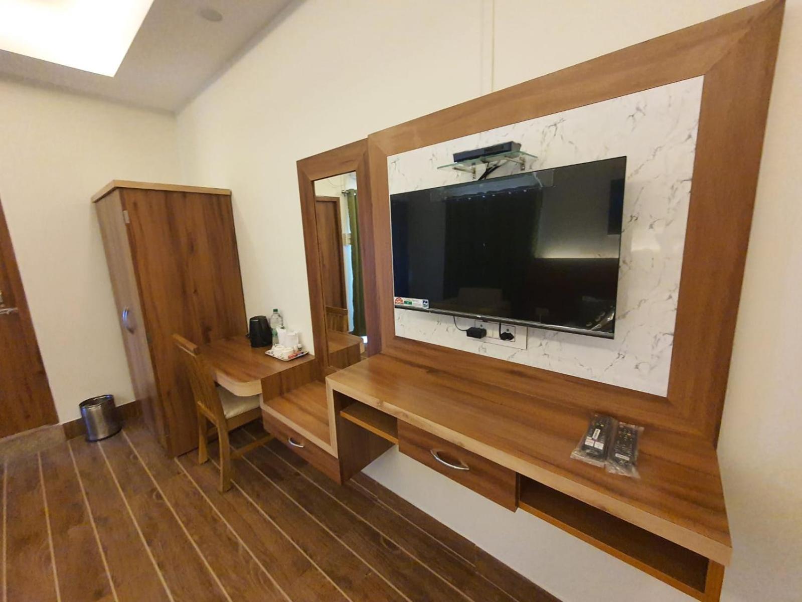 Hotel Deo Volente Sivasagar Esterno foto